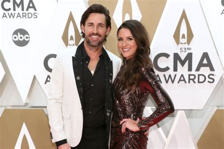 Country Star Jake Owen Marries Erica Hartlein