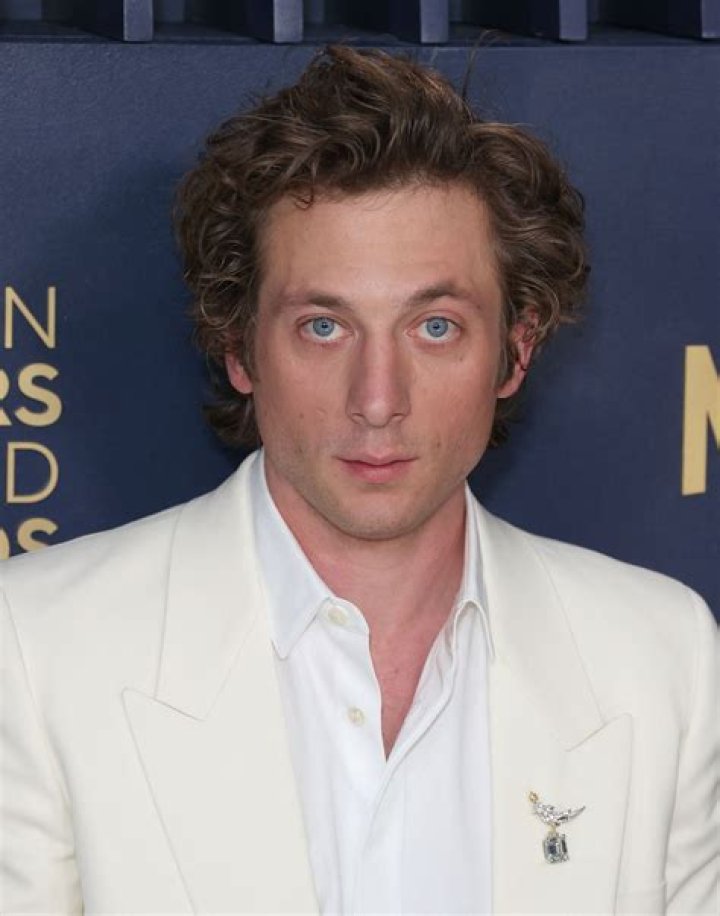Uncover The Exact Height Of Jeremy Allen White: A Comprehensive Guide