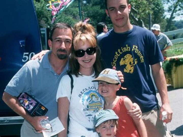 Understanding Annie Potts' Children: A Glimpse Into Family Life