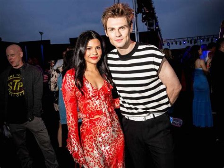 Unraveling The Mystery: Are Noah And Nikki Dating?