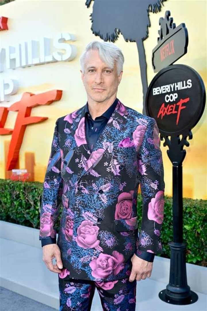 Unveiling The Enigma: Who Is Bronson Pinchot?